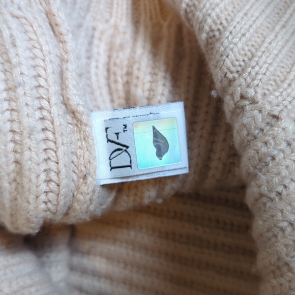Diane Von Furstenberg sweater - Picture 4 of 5